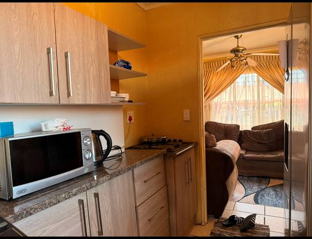2 BEDROOM HOUSE FOR SALE IN TLHABANE WEST